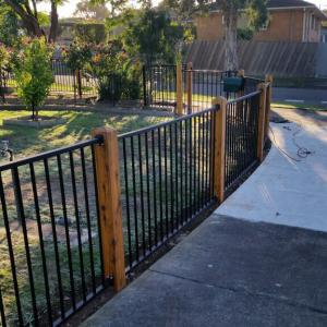 040 York Style Tubular Fence with Timber posts